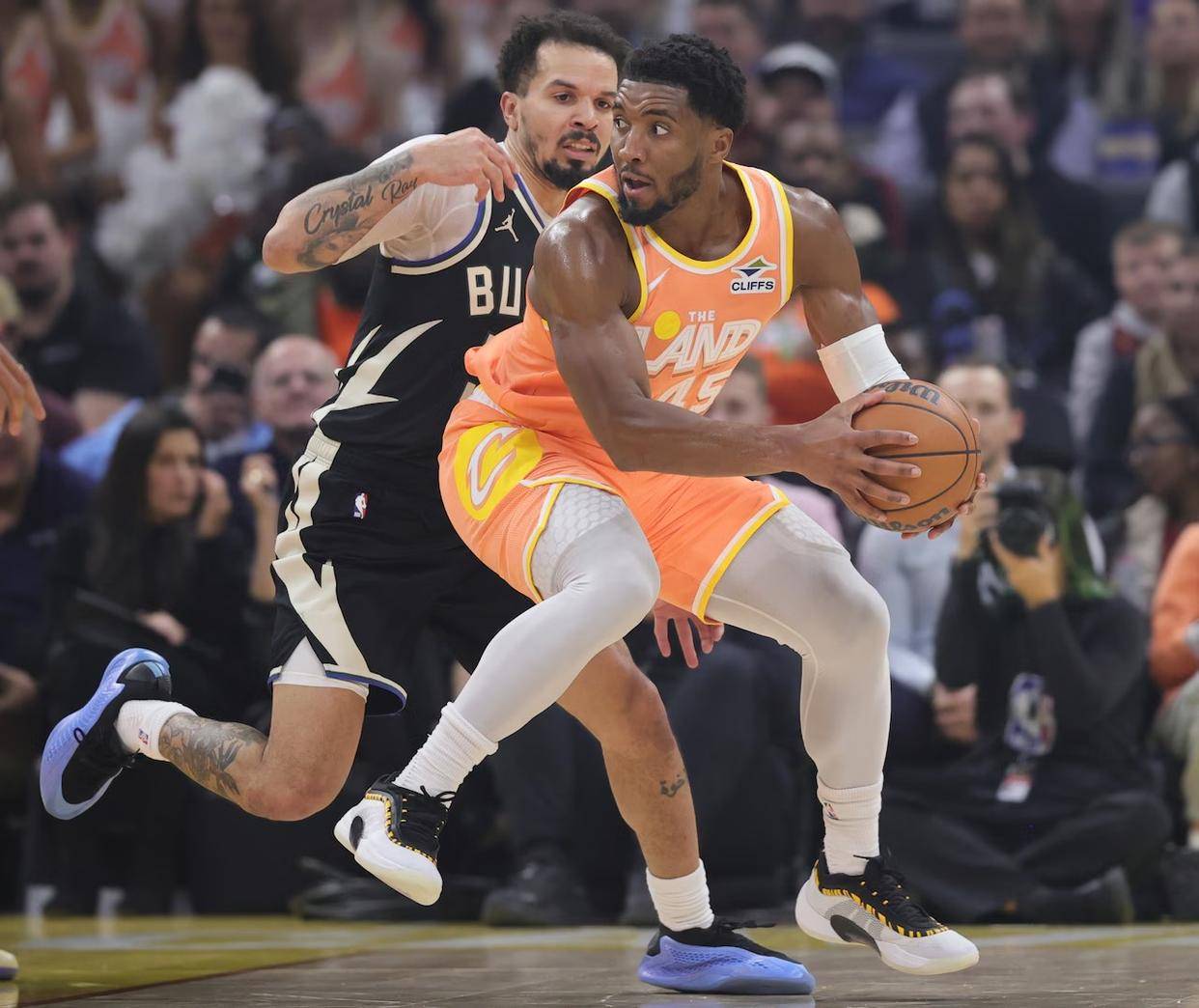 九游娱乐-包含字母哥新星惊险取胜表现惊艳，FPX未来可期！的词条