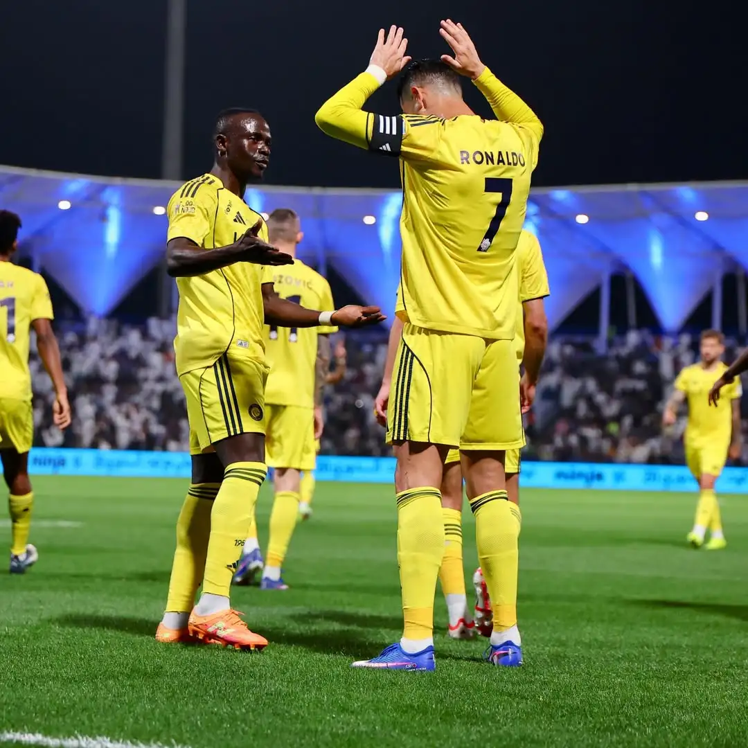 九游体育-C罗回归赛场，连败首场状态亮眼，利物浦观众沸腾！的简单介绍