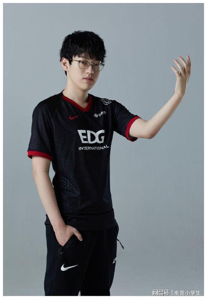 九游-Scout在TES比赛中出色防守，出色防守引发热议！的简单介绍