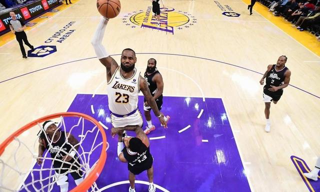 九游娱乐-詹姆斯关键节点关键助攻，独行侠带队取胜！的简单介绍